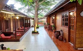 Binlar Guesthouse